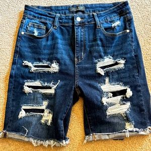 NWOT Judy Blue Sz XL
Only washed, never worn
Smoke-free home